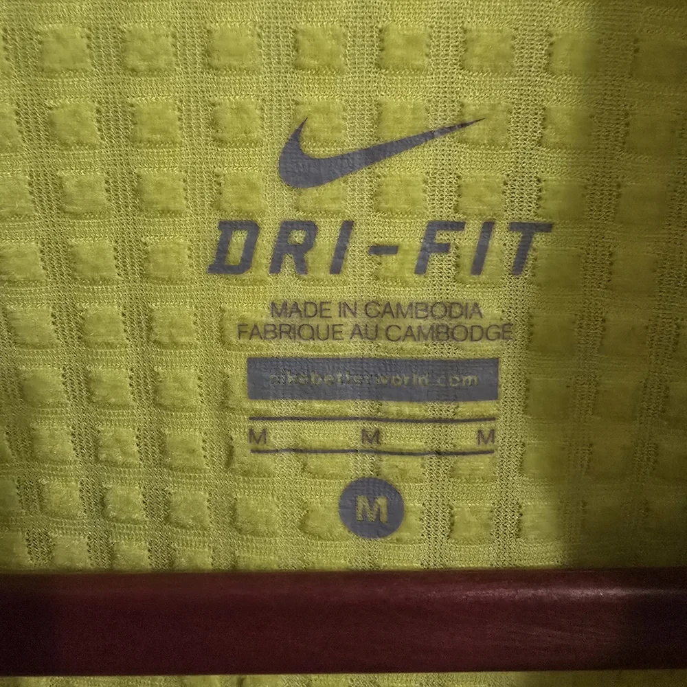 Nike Women's Yellow Jacket - Picture 5 of 5